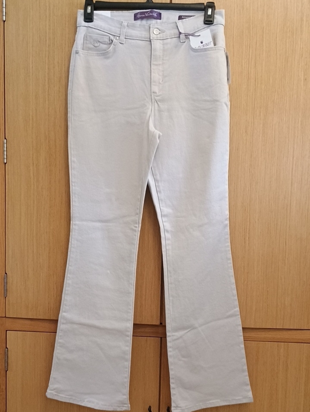 NWT Gloria Vanderbilt SZ 10 Average "Stonewood" Boot Cut Jeans